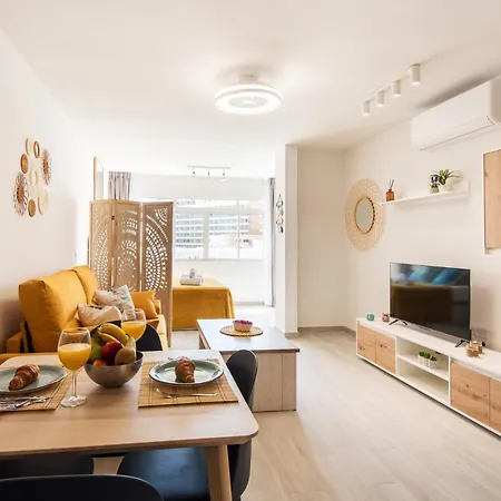 Apartment Bajondillo Beach, Large Loft With Intense Sun *