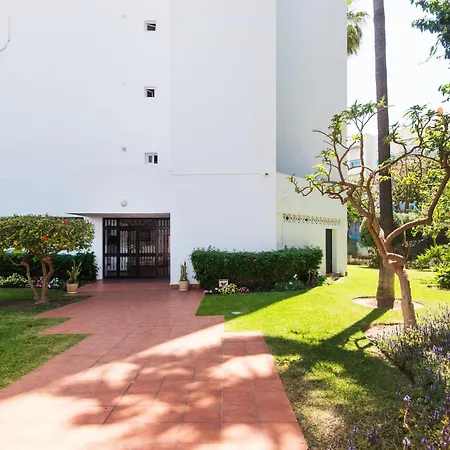 Apartment Bajondillo Beach, Large Loft With Intense Sun