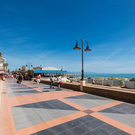 شقة Bajondillo Beach, Large Loft With Intense Sun *