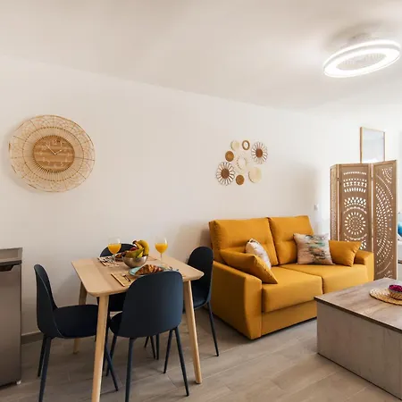 Bajondillo Beach, Large Loft With Intense Sun