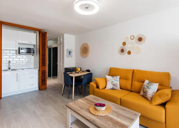 Bajondillo Beach, Large Loft With Intense Sun Apartment *