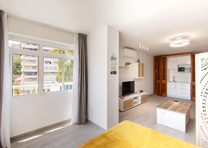 Bajondillo Beach, Large Loft With Intense Sun *