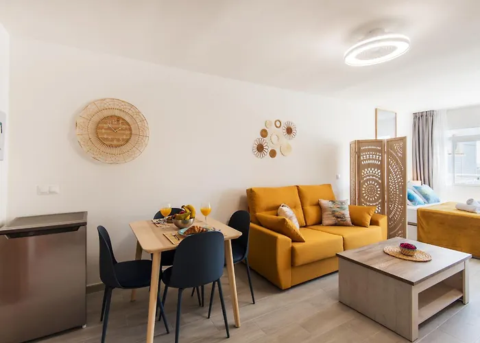 Bajondillo Beach, Large Loft With Intense Sun