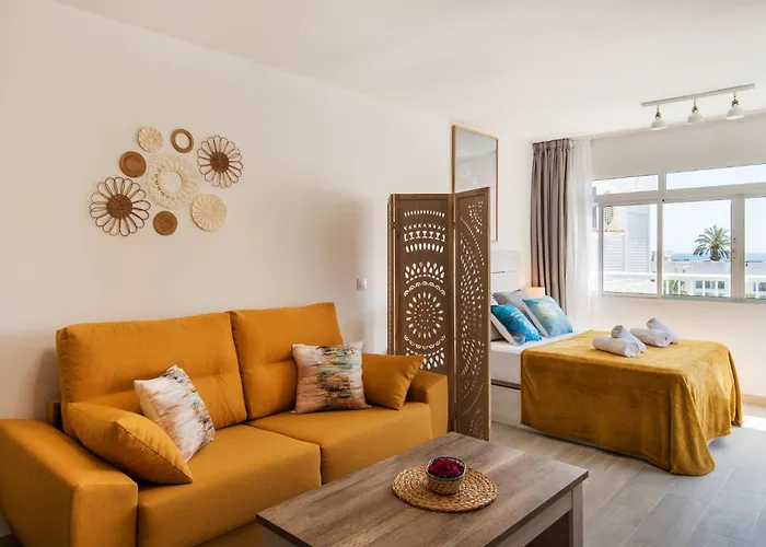 Bajondillo Beach, Large Loft With Intense Sun * Torremolinos