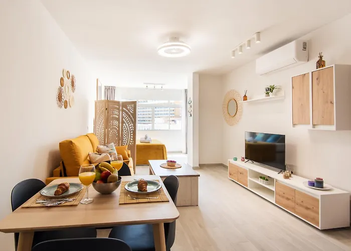 Apartment Bajondillo Beach, Large Loft With Intense Sun *