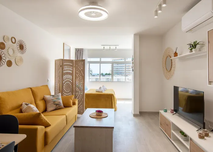 Bajondillo Beach, Large Loft With Intense Sun Apartment