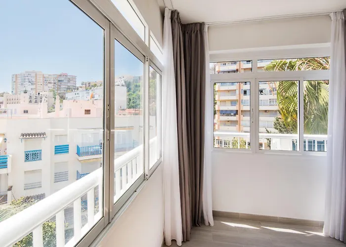 Apartment Bajondillo Beach, Large Loft With Intense Sun Torremolinos