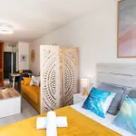 Bajondillo Beach, Large Loft With Intense Sun Апартаменти *