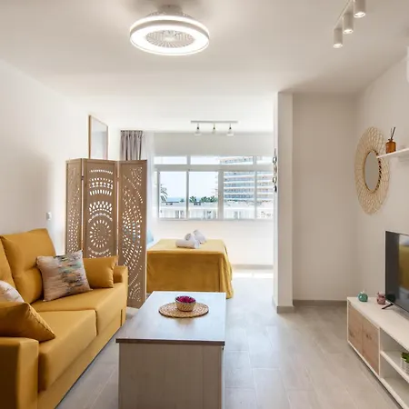 Bajondillo Beach, Large Loft With Intense Sun Lejlighed